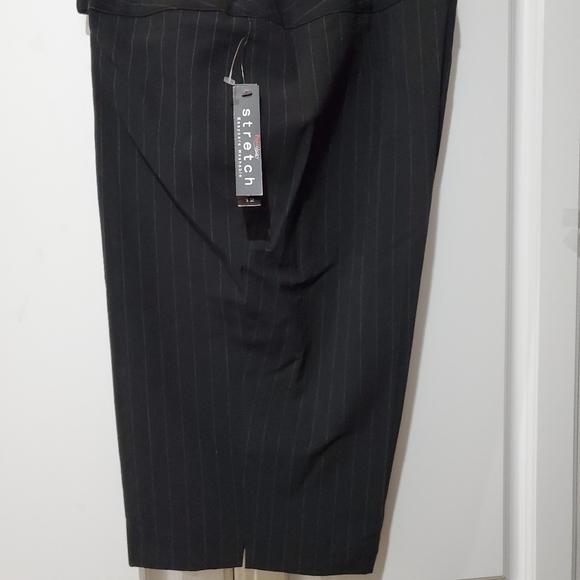 Capri pants - Picture 2 of 5